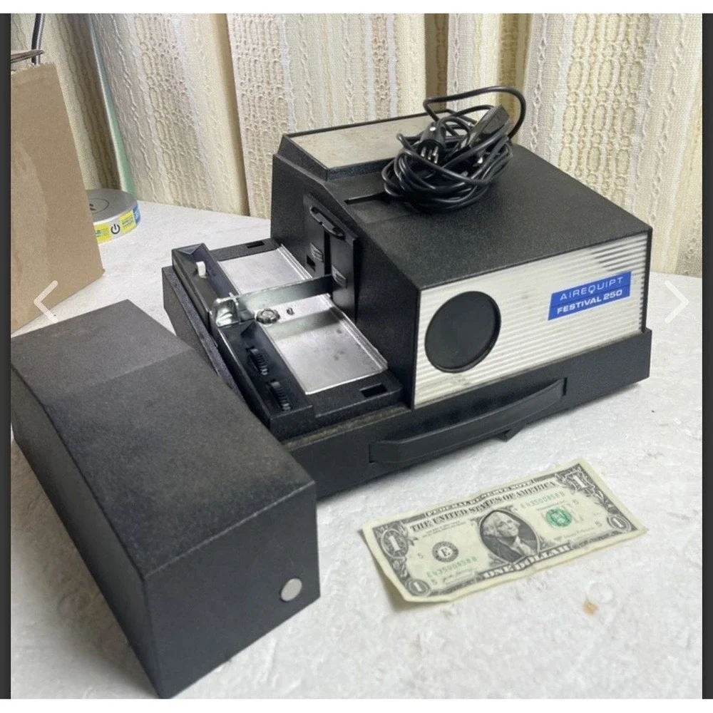 VTG Airequipt 250 Black Silver Slide Projector 
